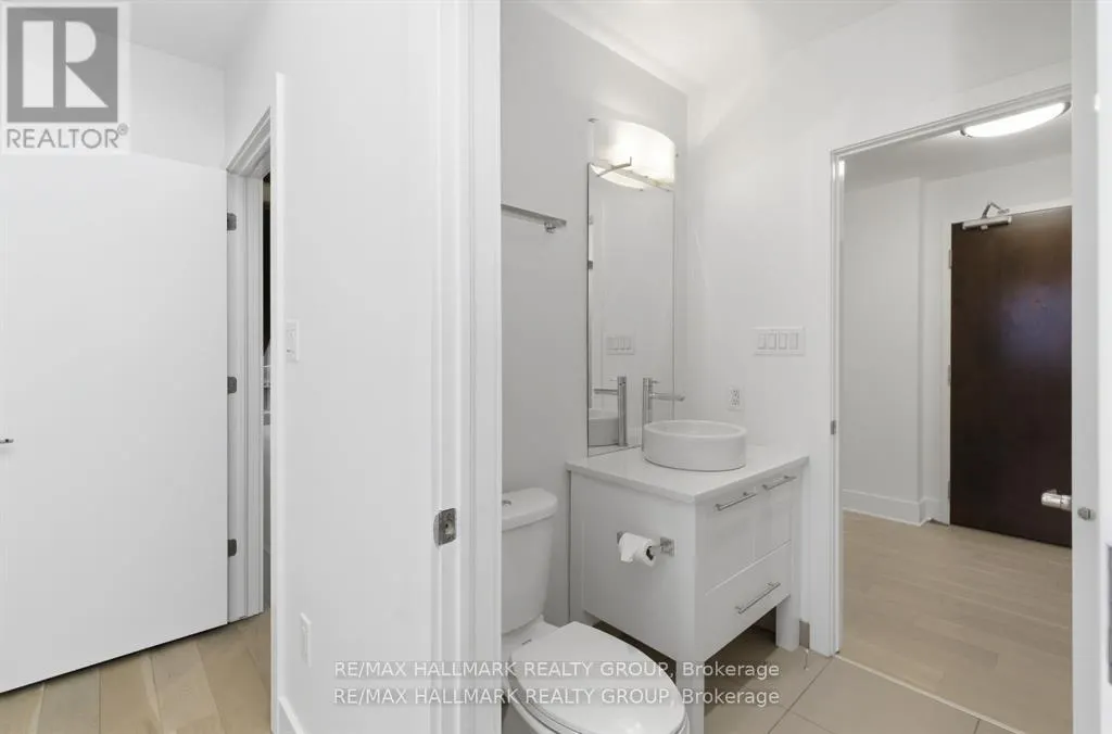 611 - 101 RICHMOND ROAD