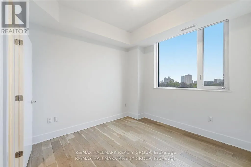 611 - 101 RICHMOND ROAD