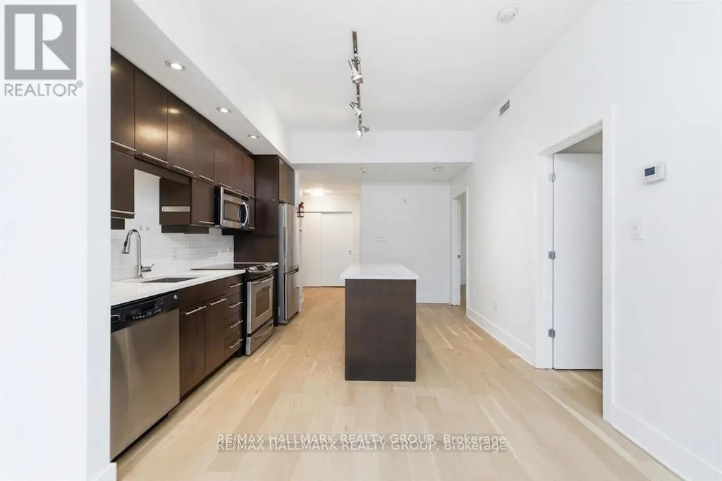 611 - 101 RICHMOND ROAD