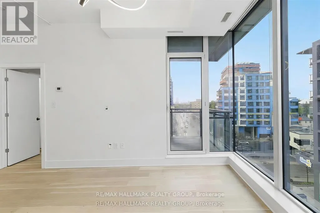 611 - 101 RICHMOND ROAD