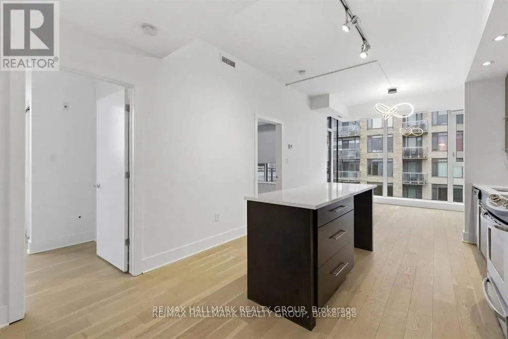 611 - 101 RICHMOND ROAD