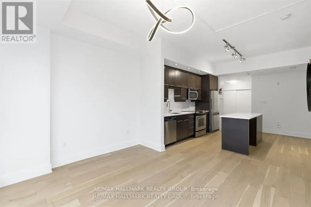 611 - 101 RICHMOND ROAD