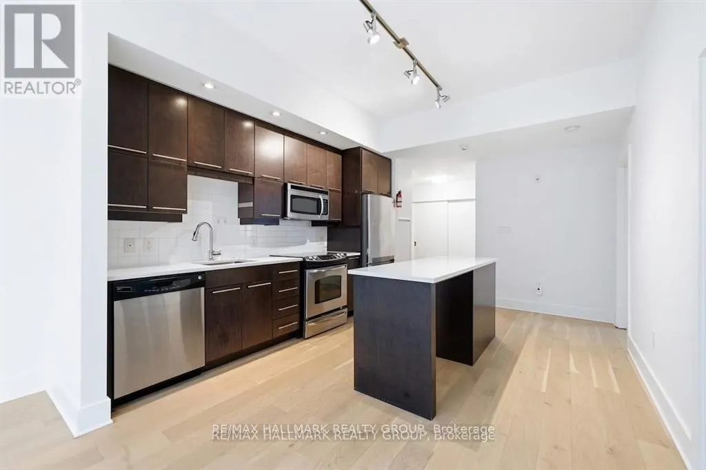 611 - 101 RICHMOND ROAD