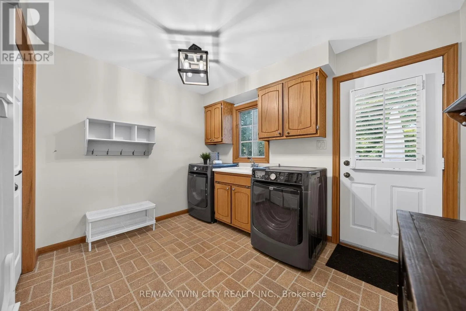 114 FREDERICK BANTING PLACE