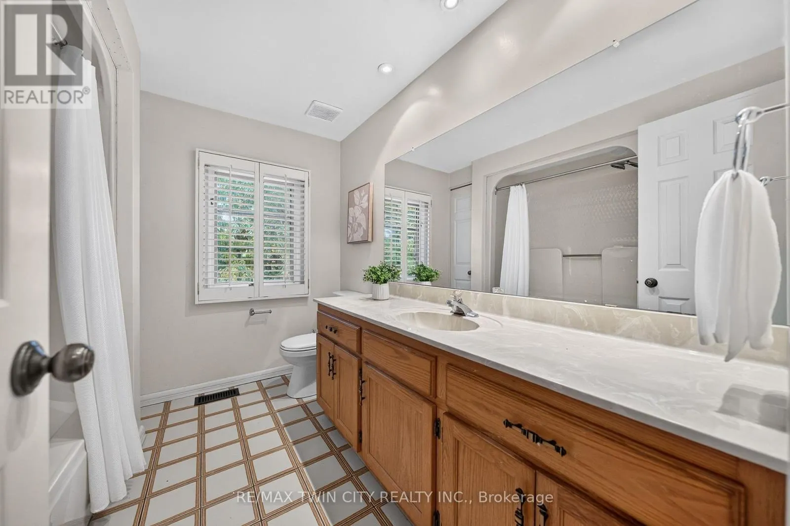 114 FREDERICK BANTING PLACE
