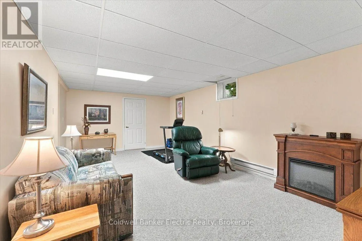 35 - 300 FRANMOR DRIVE #35
