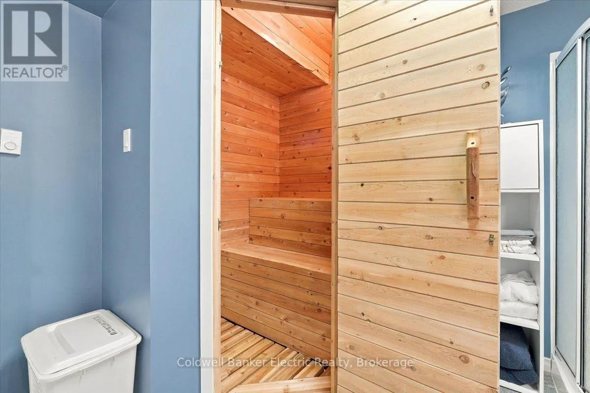 35 - 300 FRANMOR DRIVE #35