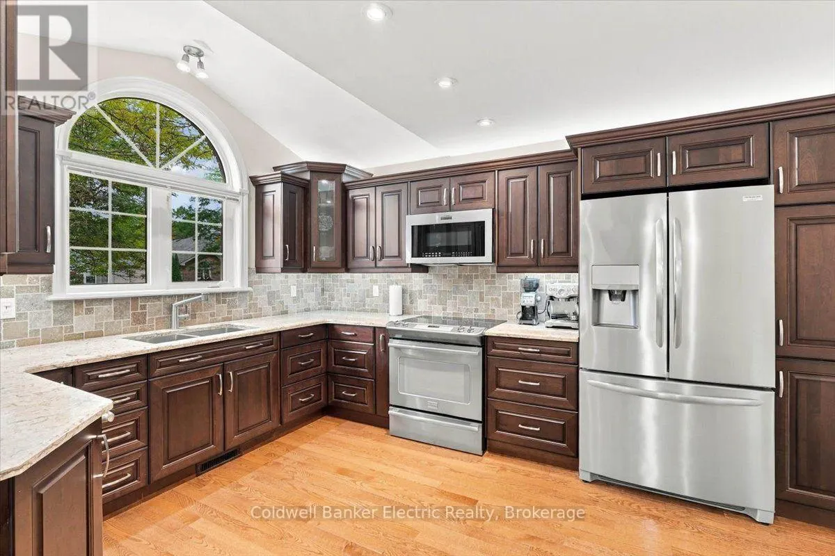 35 - 300 FRANMOR DRIVE #35