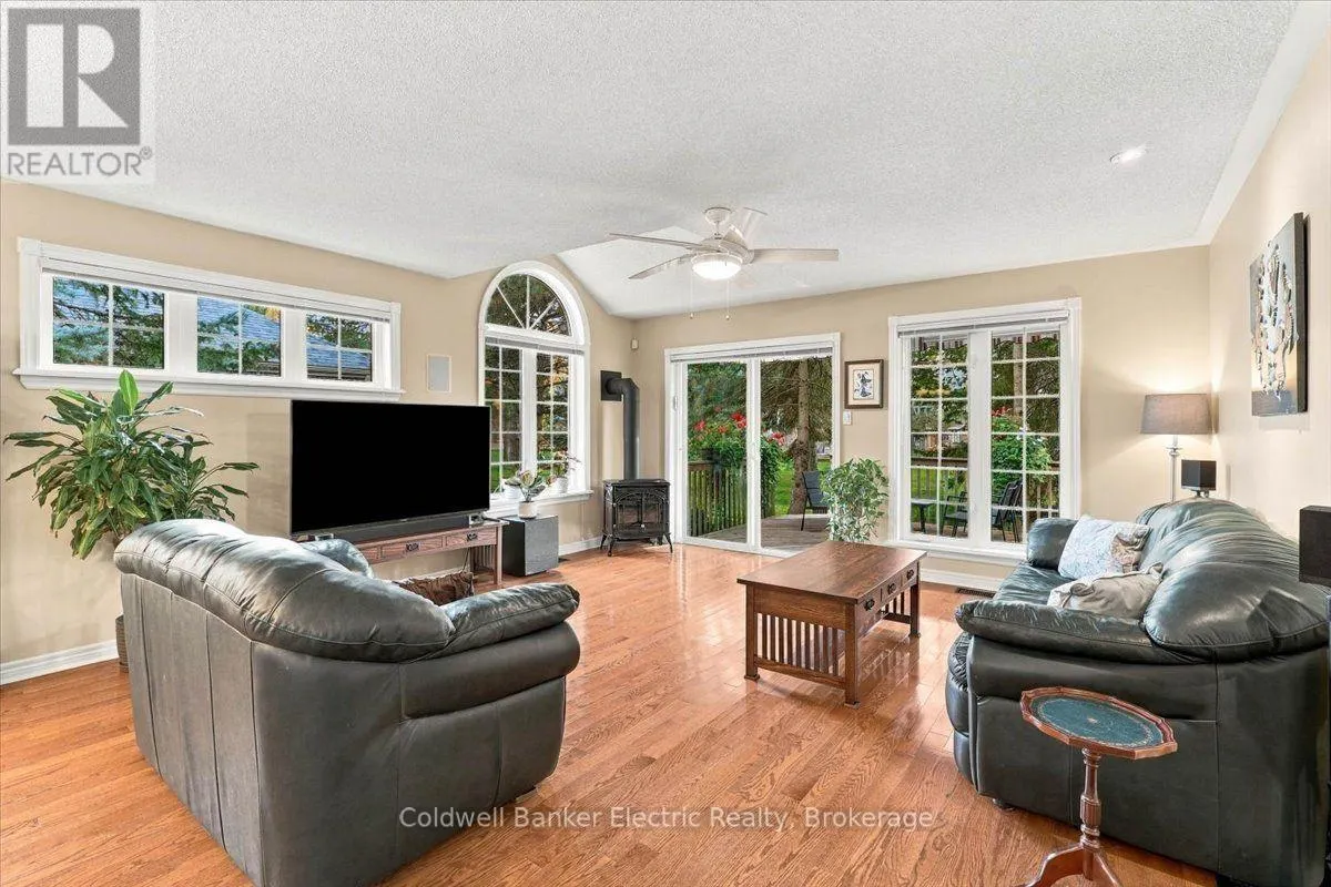 35 - 300 FRANMOR DRIVE #35