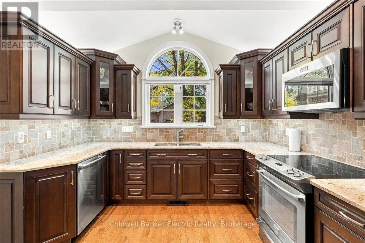 35 - 300 FRANMOR DRIVE #35