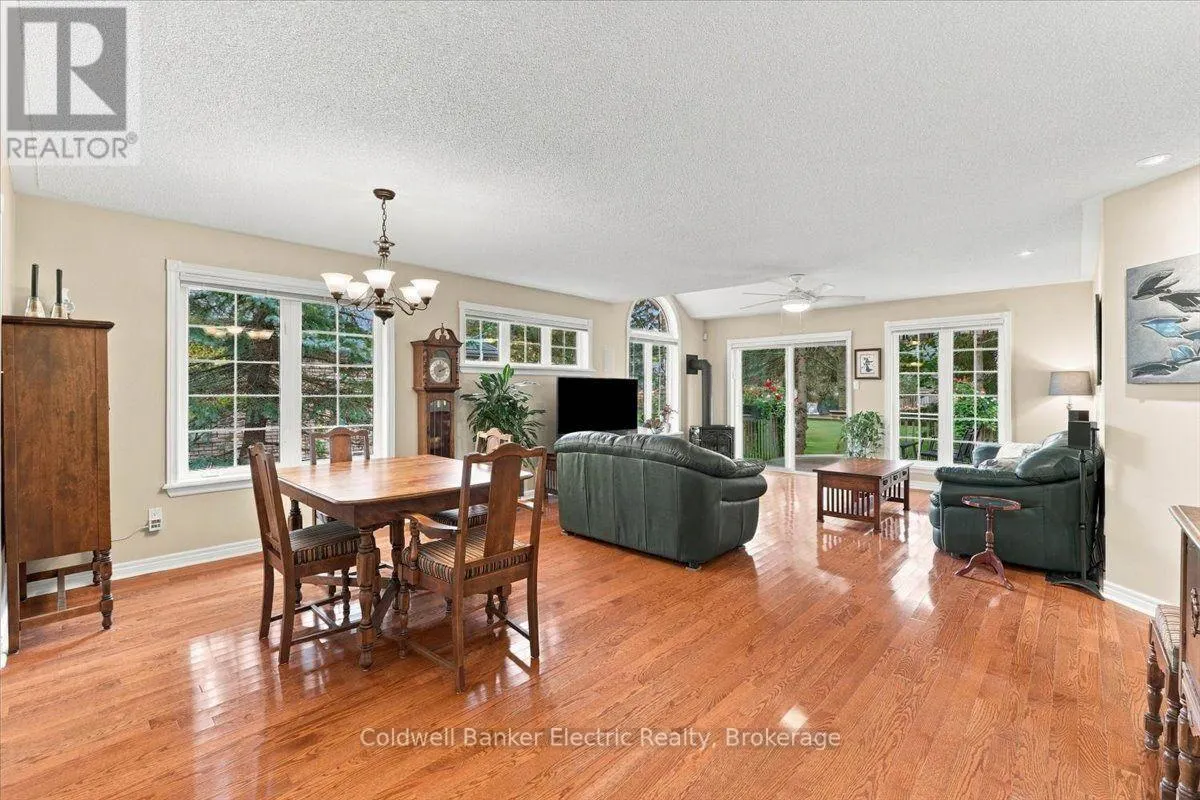 35 - 300 FRANMOR DRIVE #35