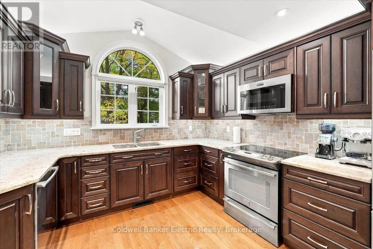 35 - 300 FRANMOR DRIVE #35