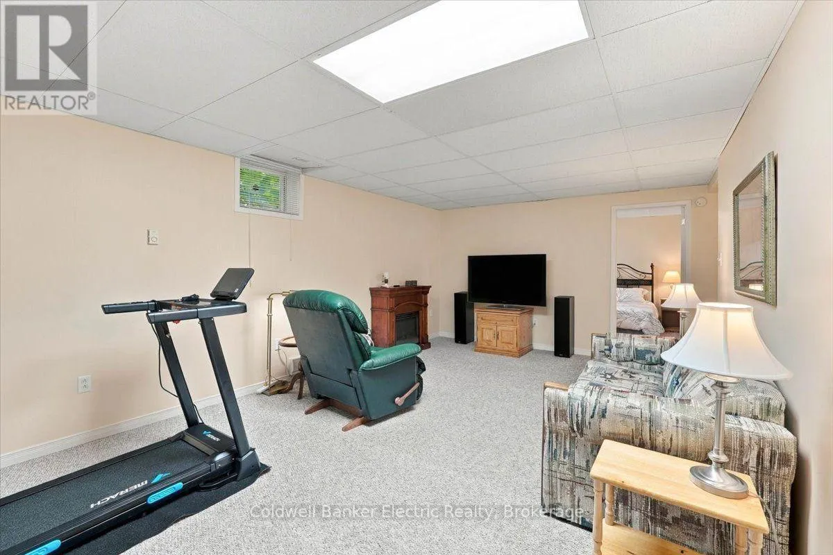35 - 300 FRANMOR DRIVE #35