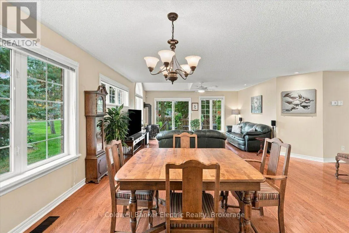 35 - 300 FRANMOR DRIVE #35