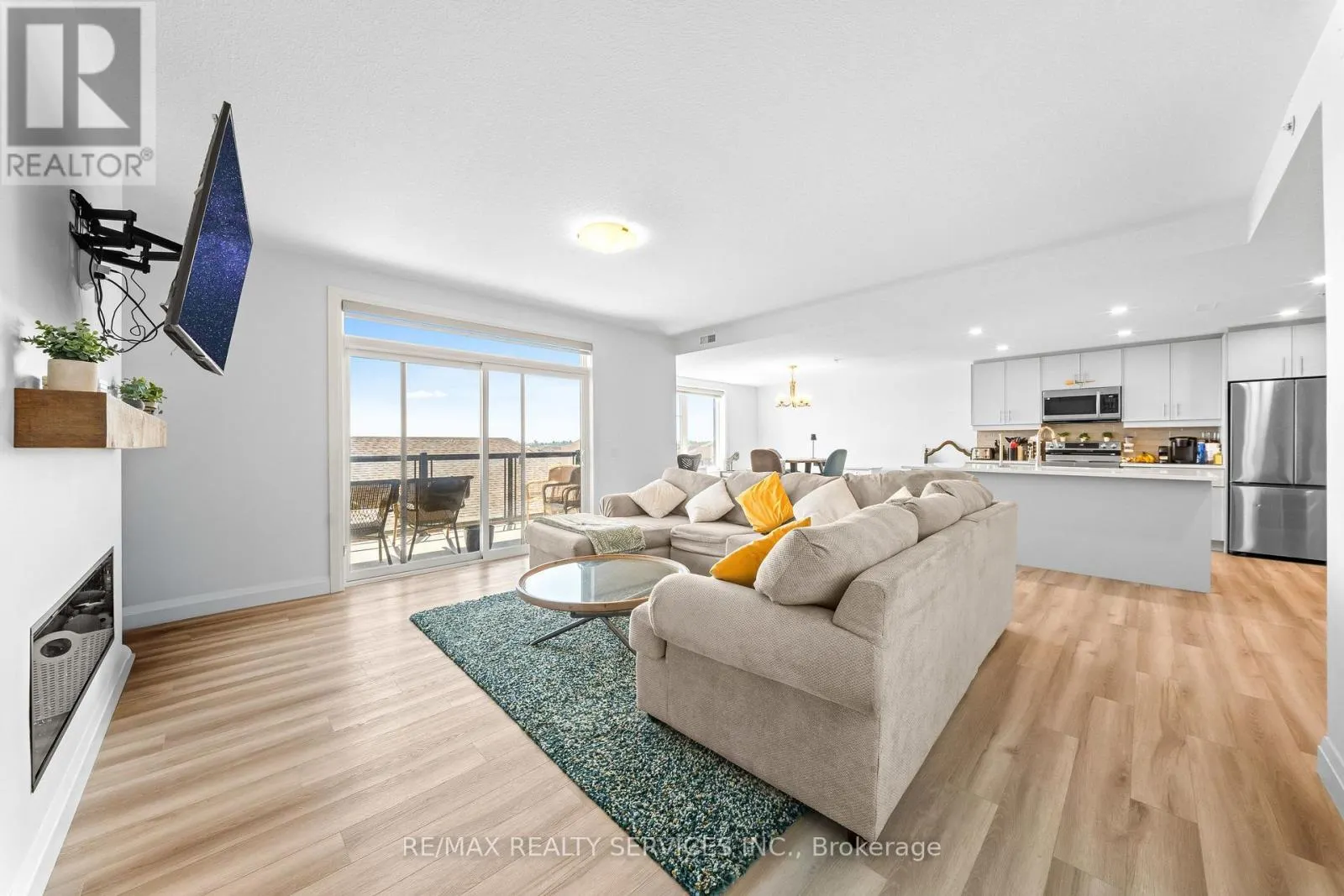 304 - 99B FARLEY ROAD