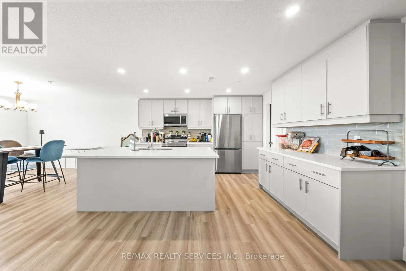 304 - 99B FARLEY ROAD