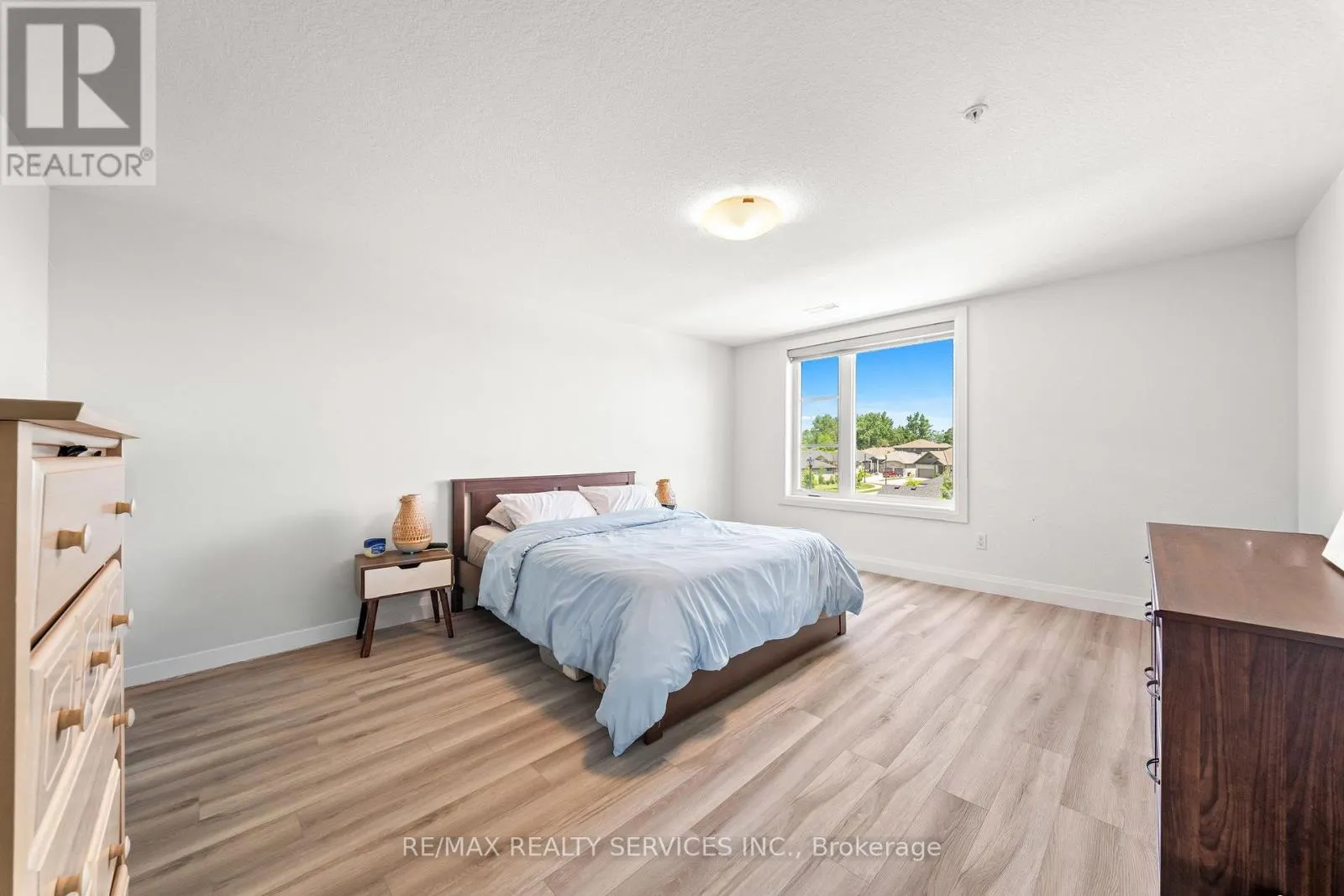 304 - 99B FARLEY ROAD