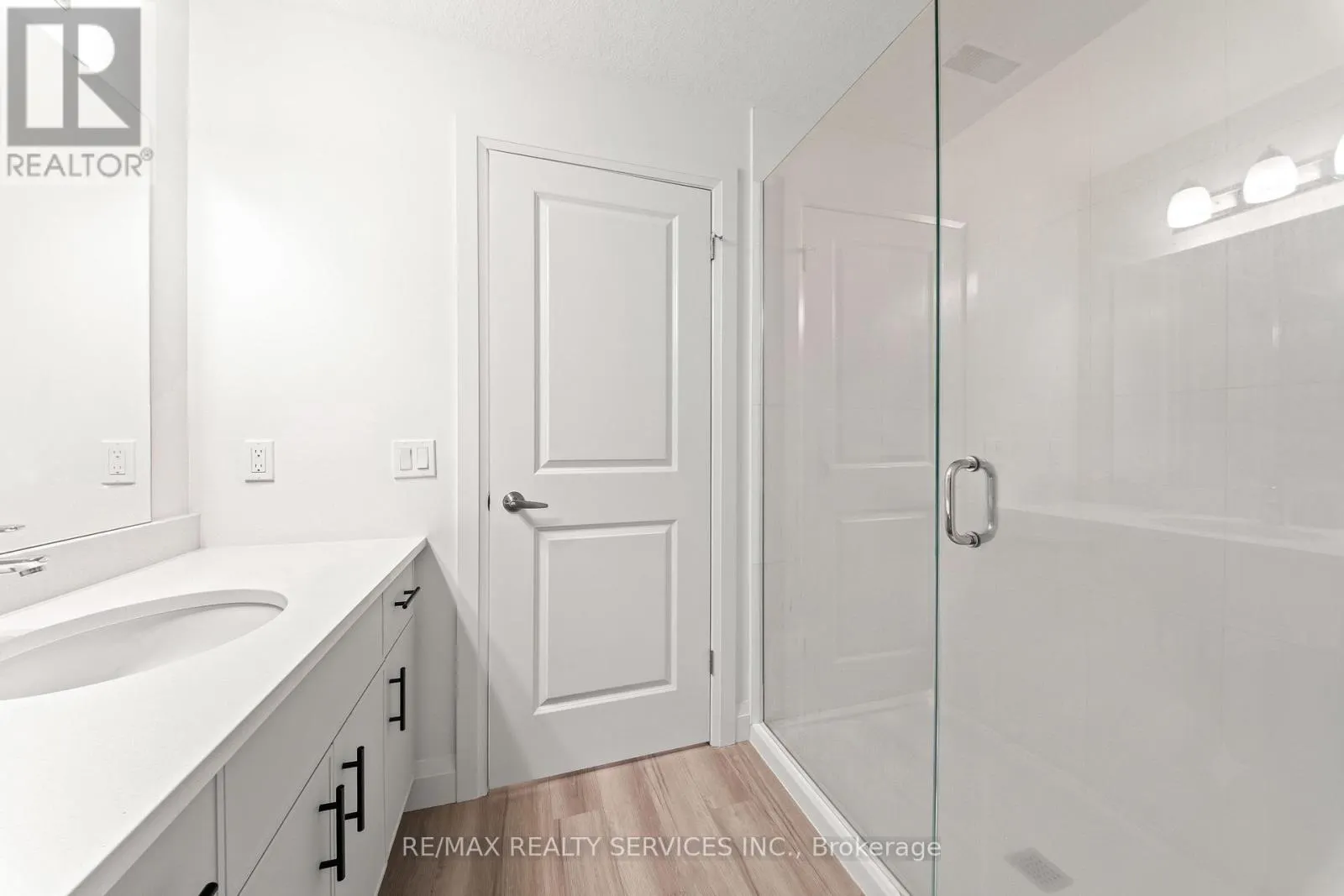 304 - 99B FARLEY ROAD