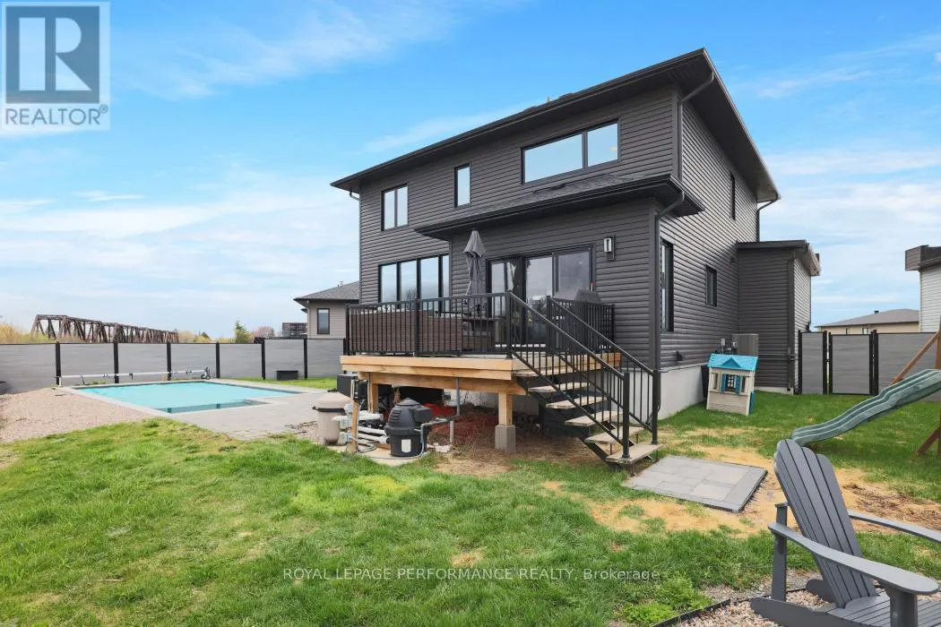 541 BARRAGE STREET