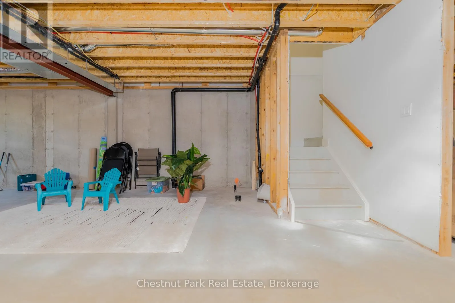161 HAWTHORN CRESCENT