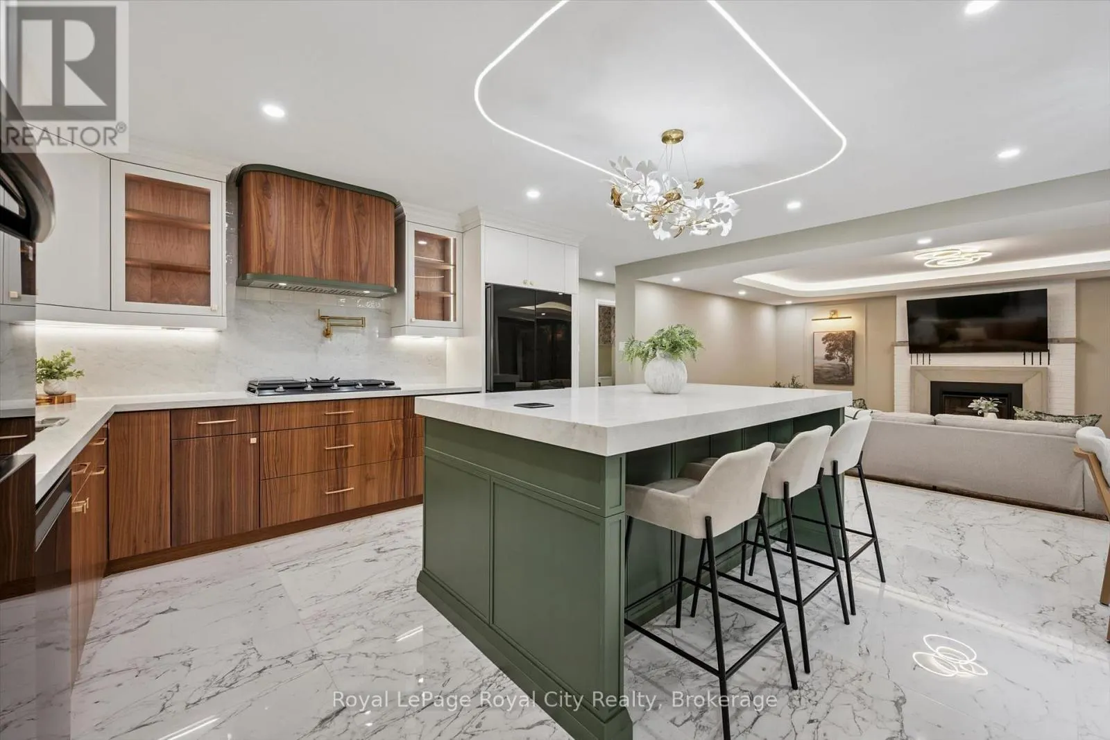 11 BRIDLEWOOD DRIVE