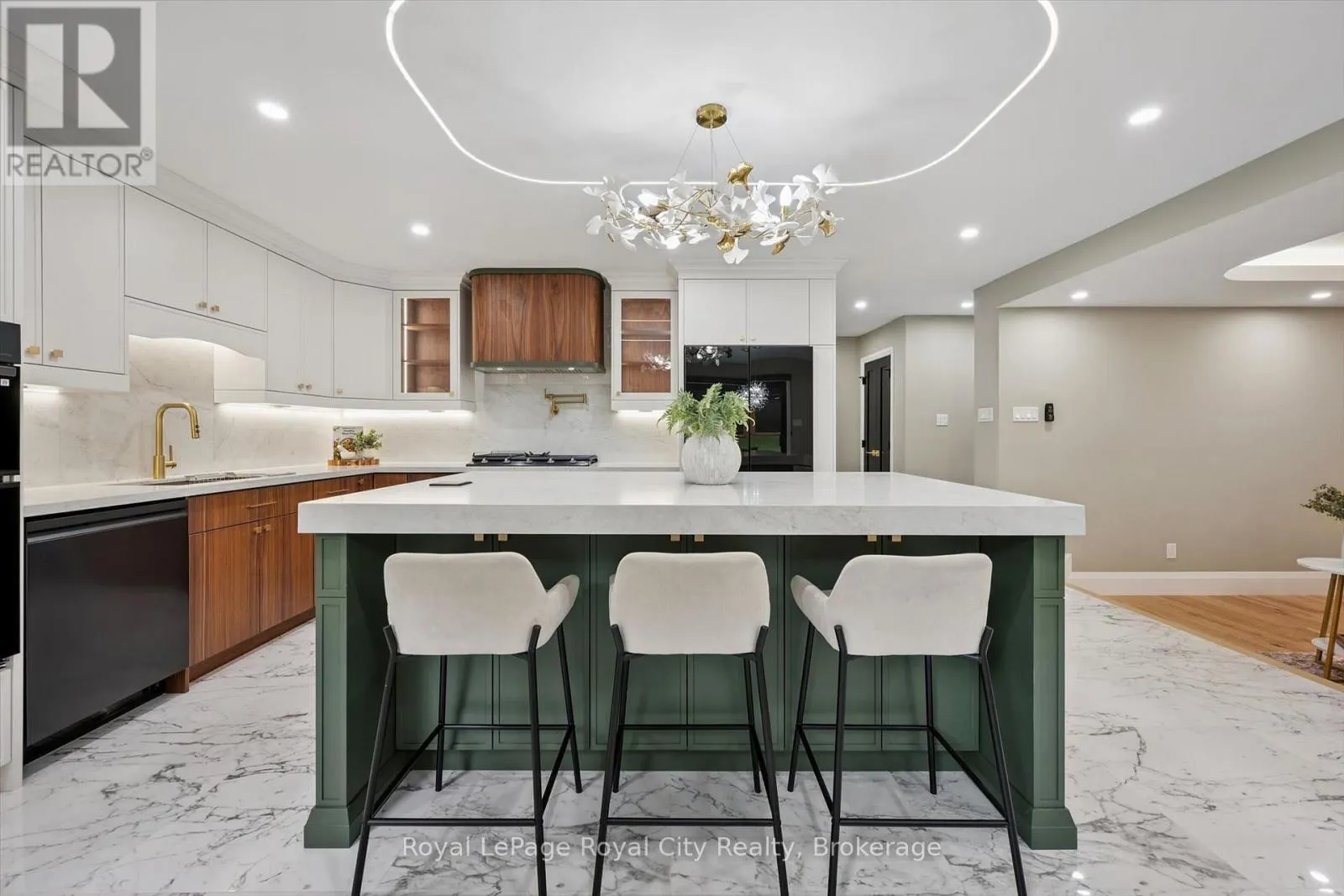 11 BRIDLEWOOD DRIVE