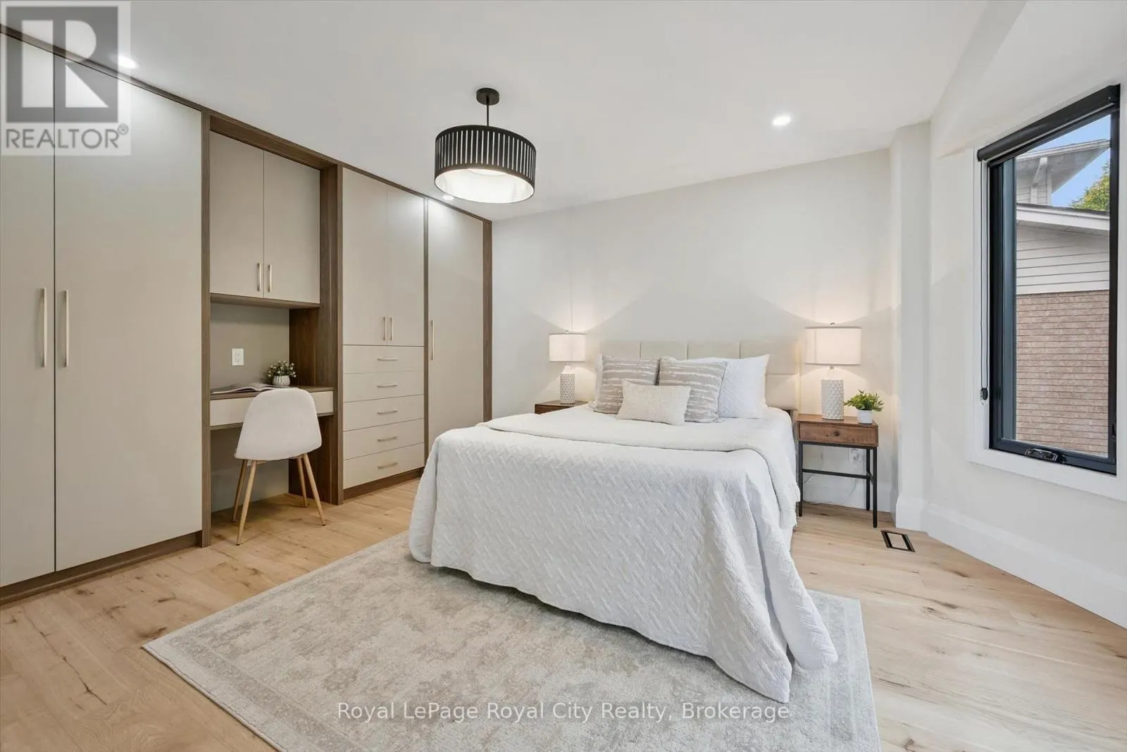 11 BRIDLEWOOD DRIVE
