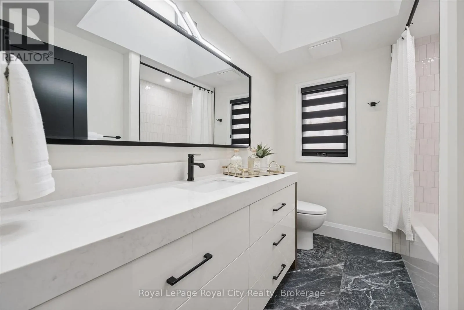 11 BRIDLEWOOD DRIVE