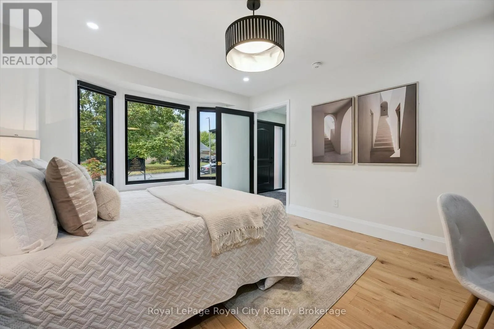 11 BRIDLEWOOD DRIVE