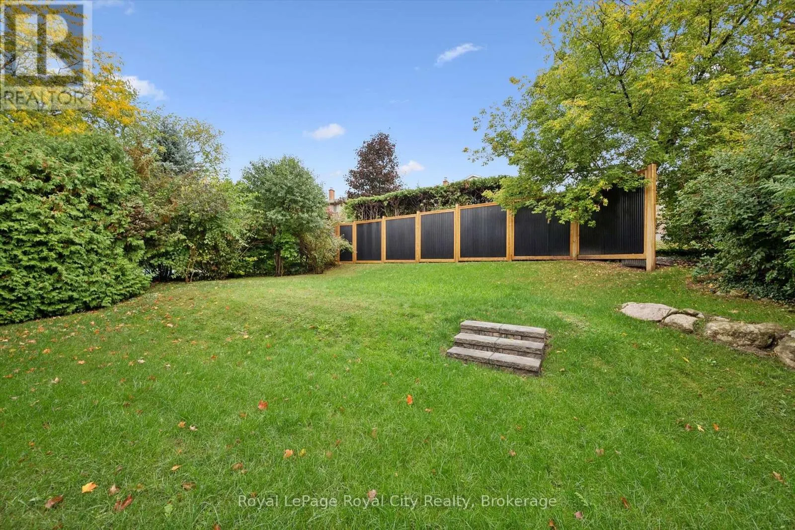 11 BRIDLEWOOD DRIVE