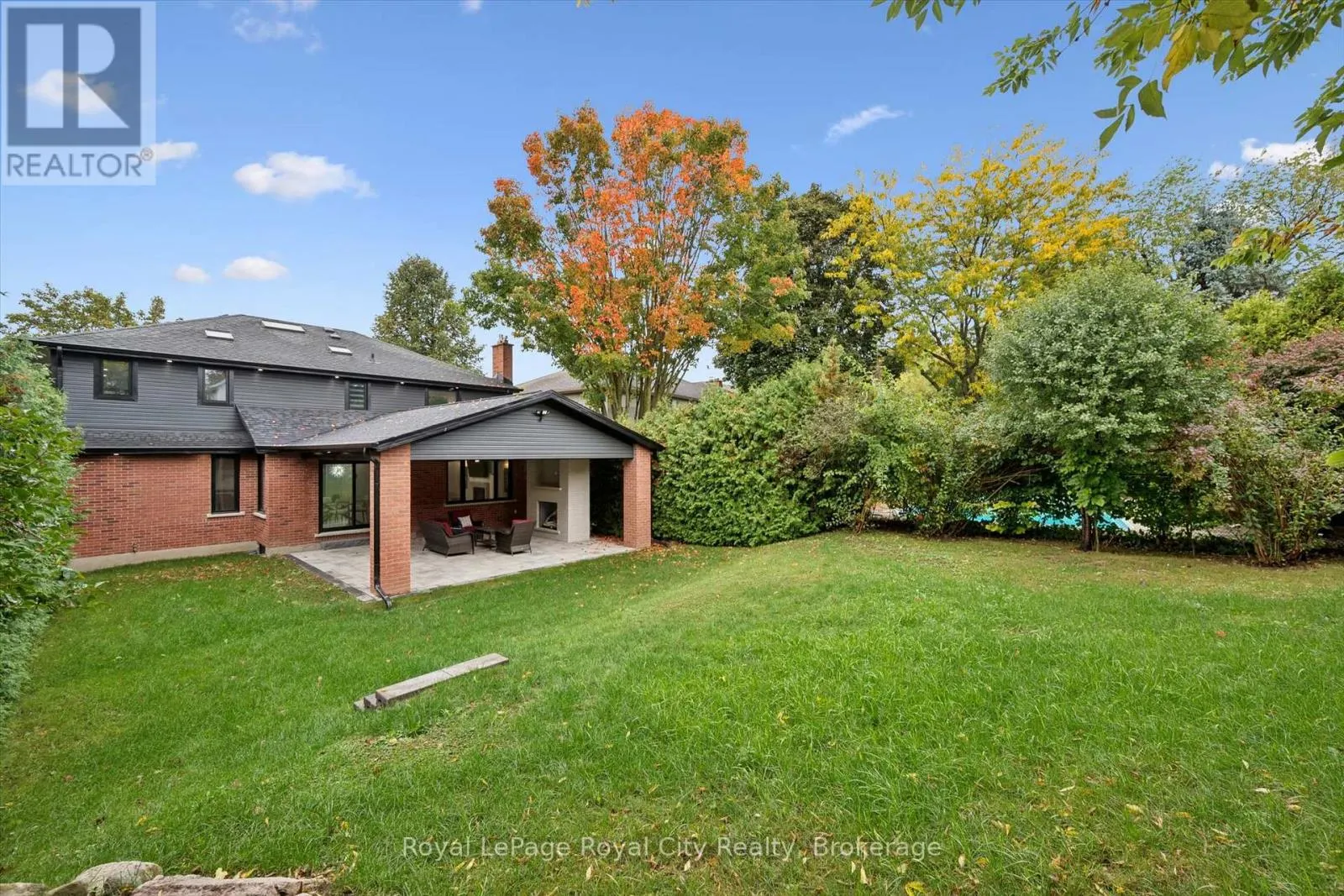 11 BRIDLEWOOD DRIVE