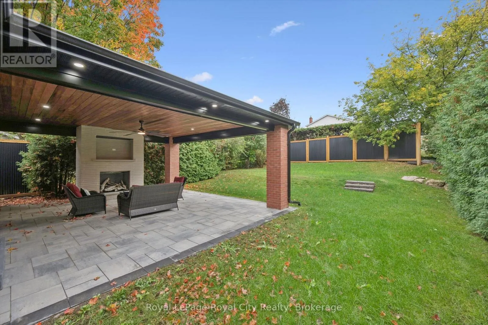 11 BRIDLEWOOD DRIVE