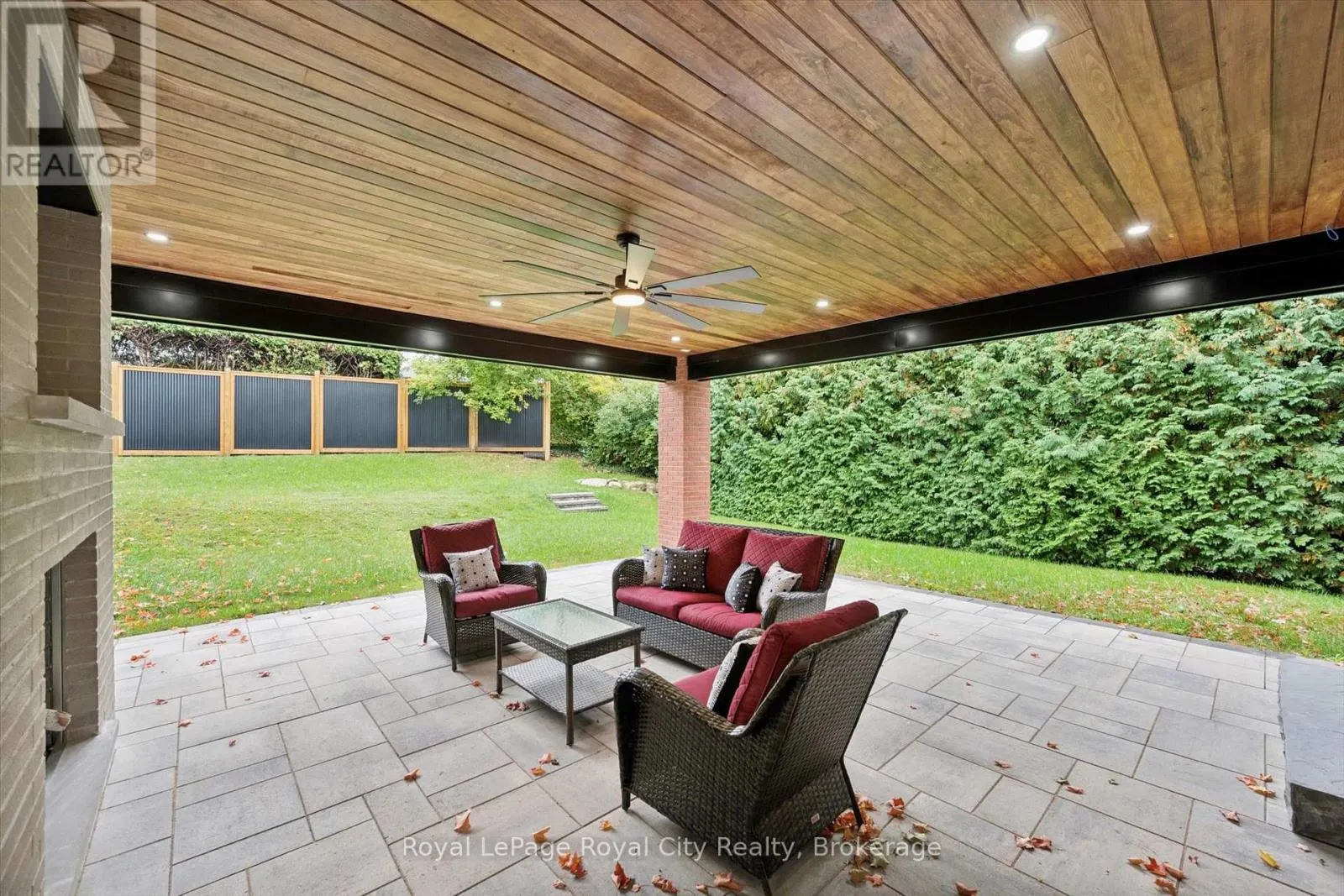 11 BRIDLEWOOD DRIVE