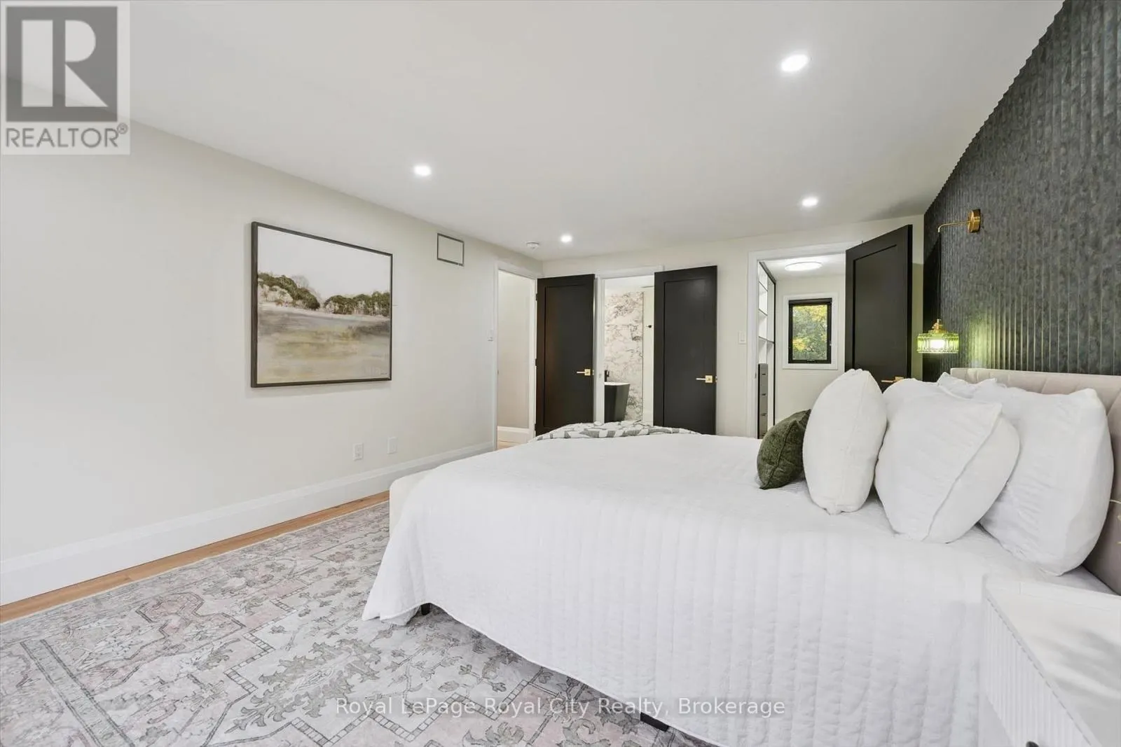 11 BRIDLEWOOD DRIVE
