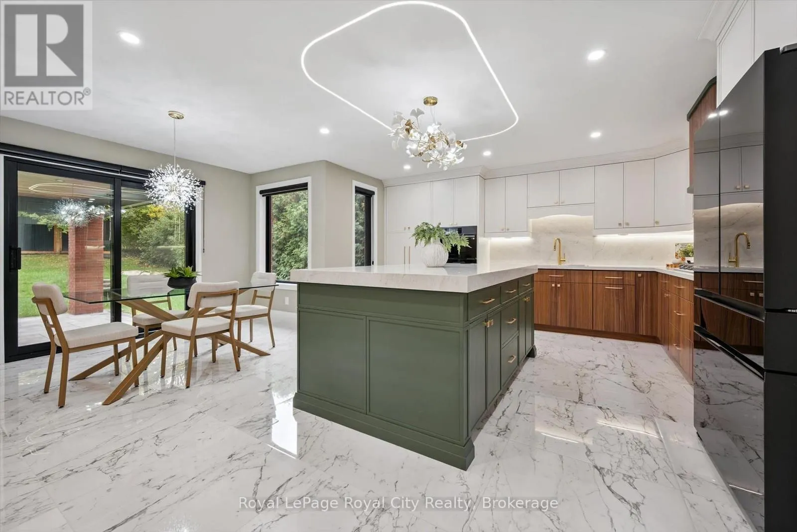 11 BRIDLEWOOD DRIVE