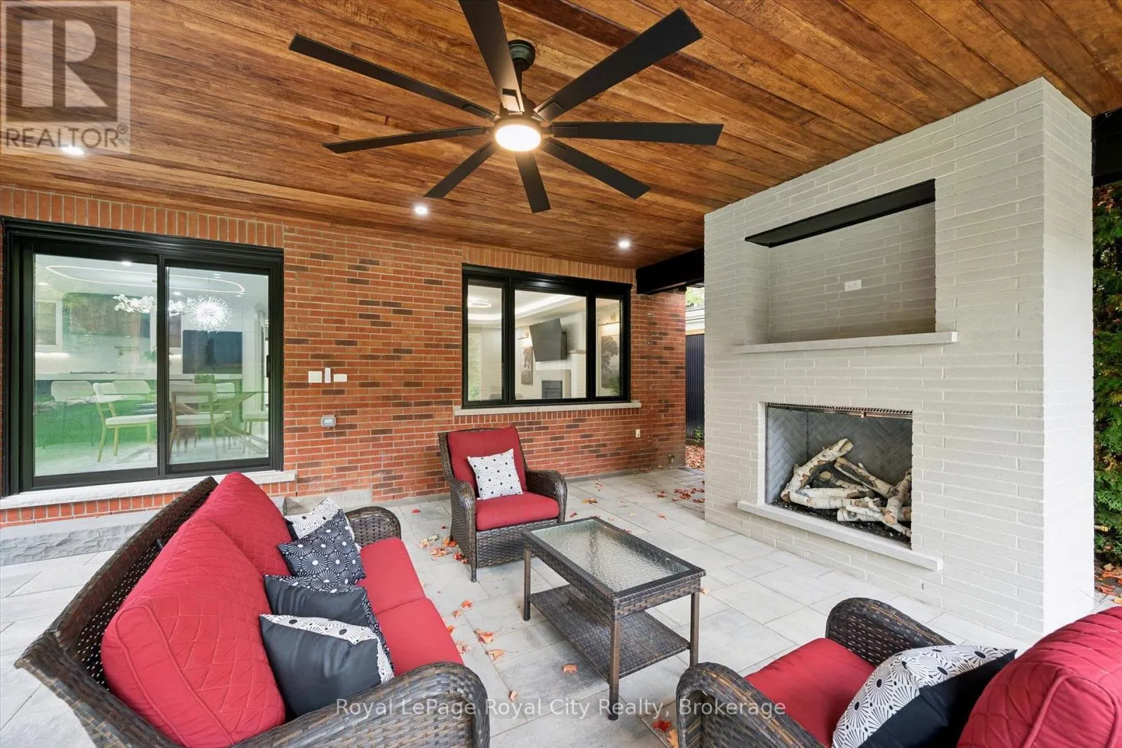 11 BRIDLEWOOD DRIVE