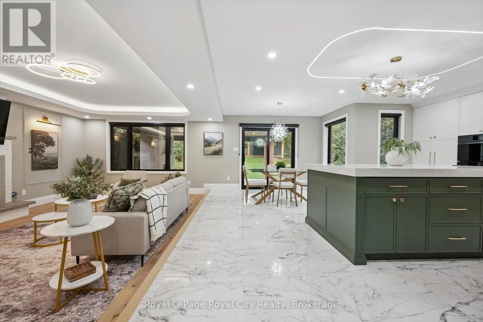 11 BRIDLEWOOD DRIVE