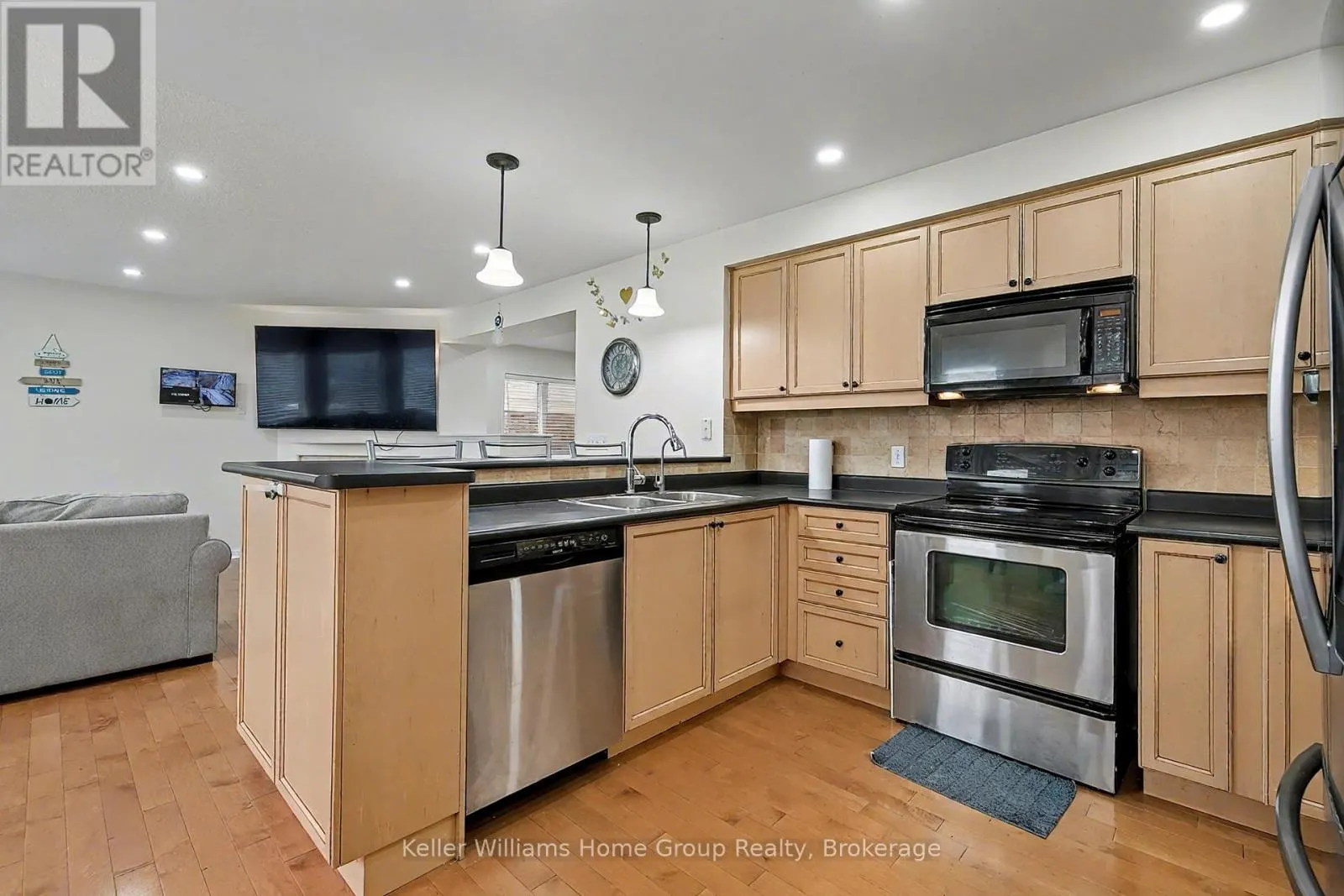 UPPER - 24 BAINTREE WAY #Upper