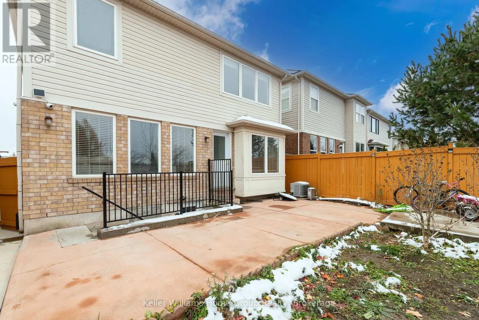 UPPER - 24 BAINTREE WAY #Upper