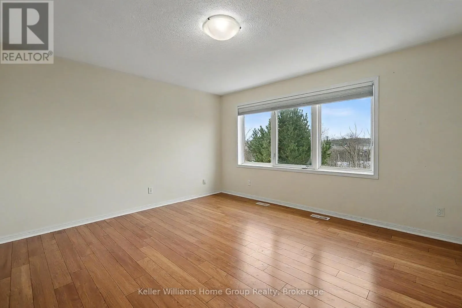 UPPER - 24 BAINTREE WAY #Upper