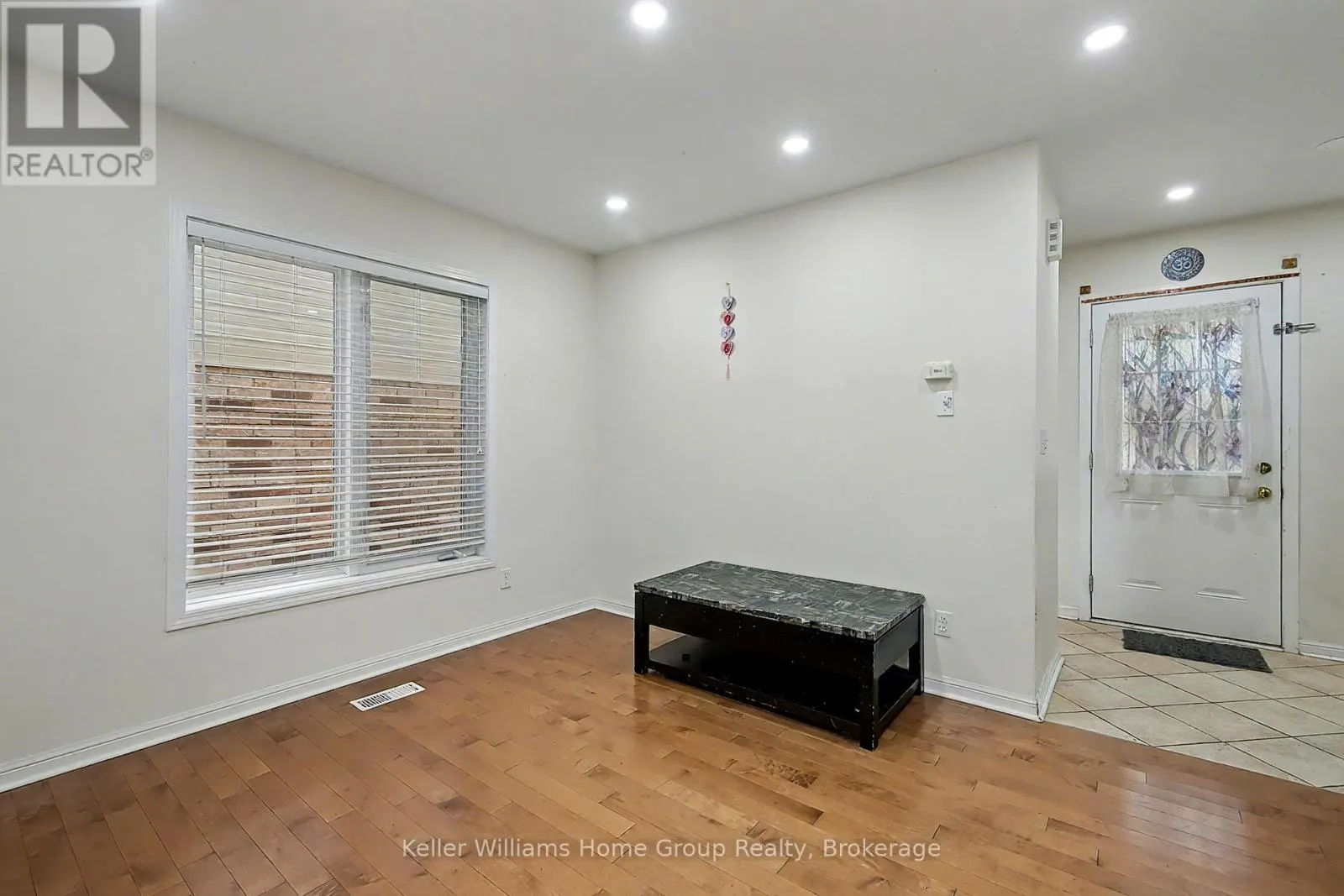 UPPER - 24 BAINTREE WAY #Upper