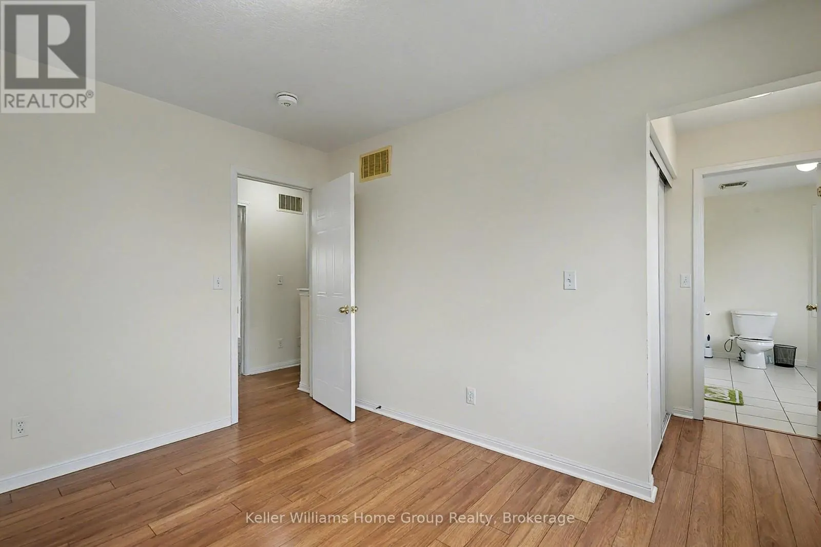UPPER - 24 BAINTREE WAY #Upper