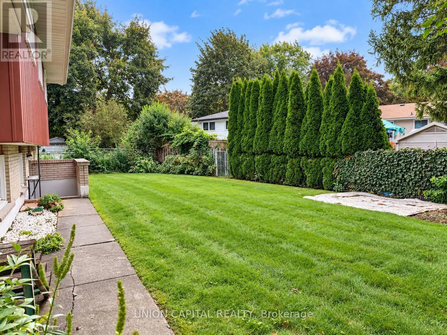 21 CROYDON DRIVE