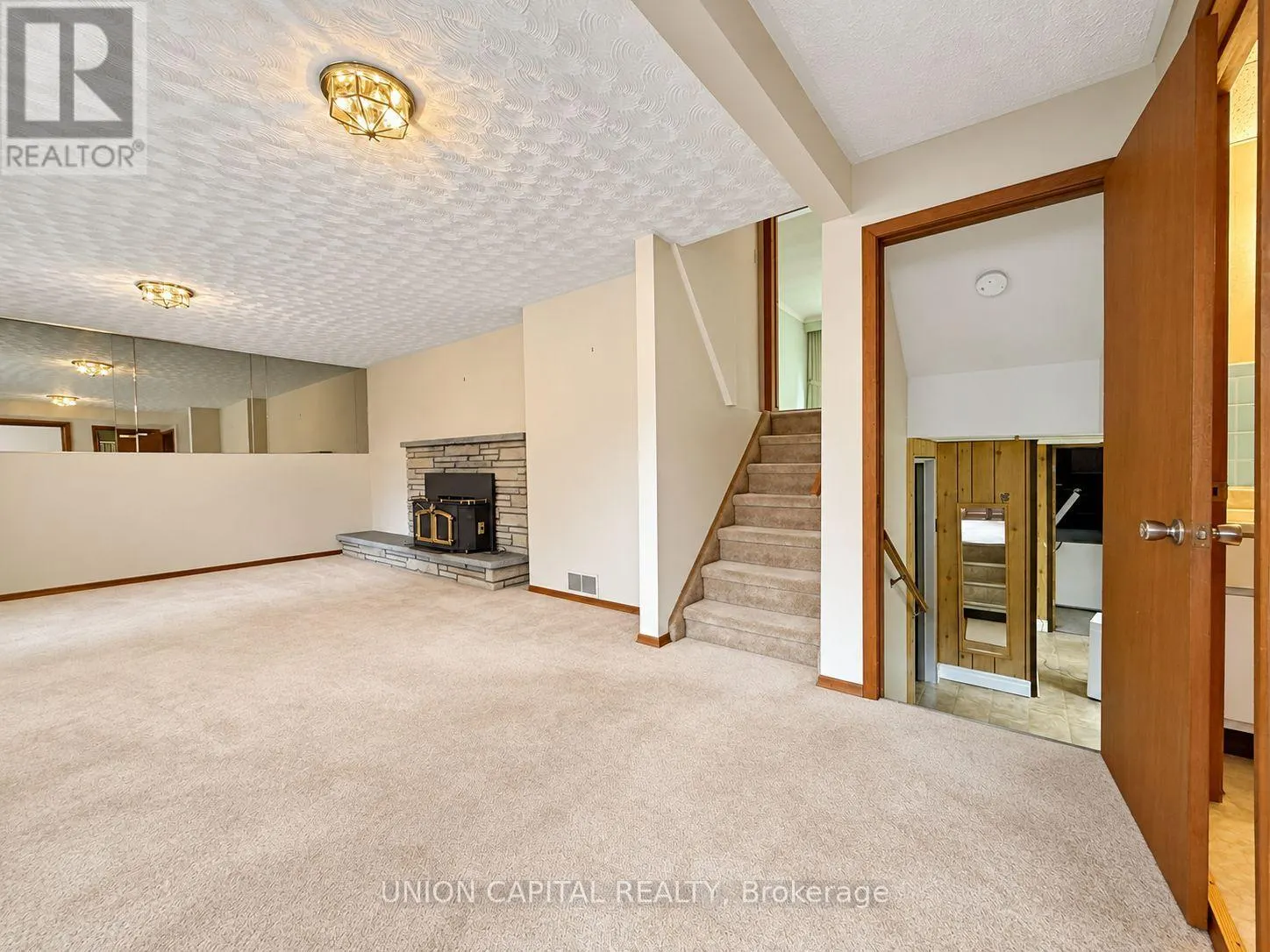21 CROYDON DRIVE