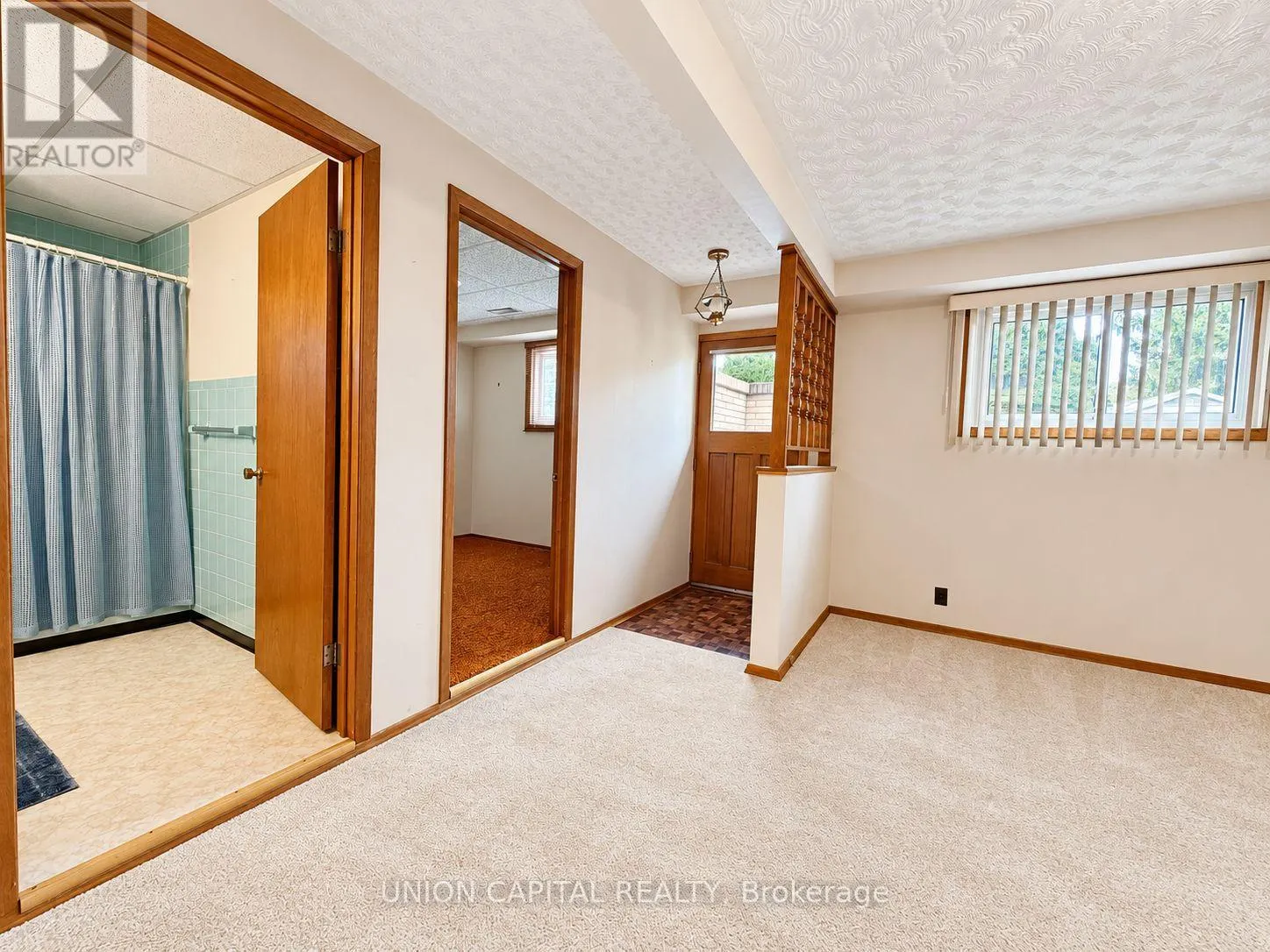 21 CROYDON DRIVE