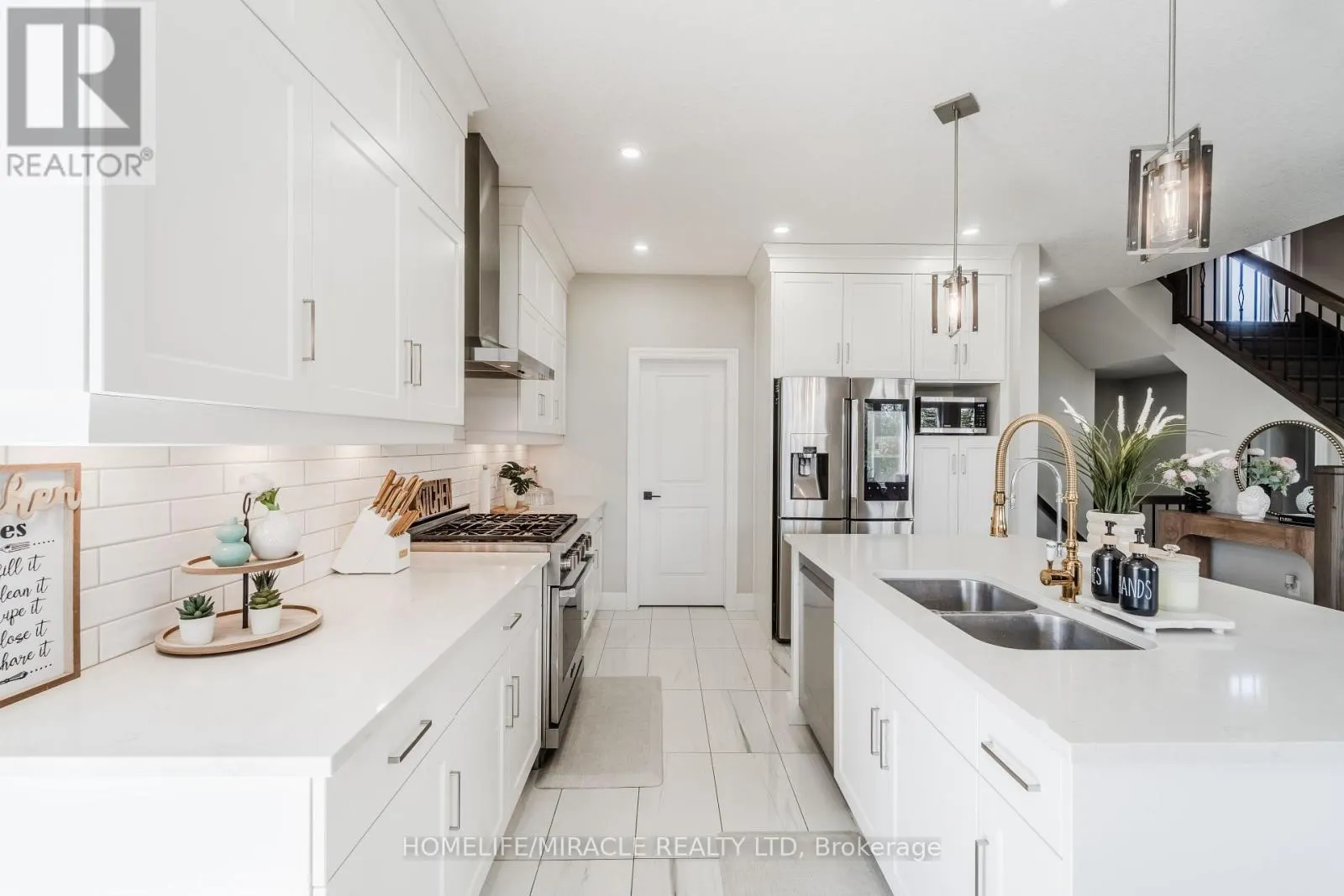 245 TAMARACK BOULEVARD