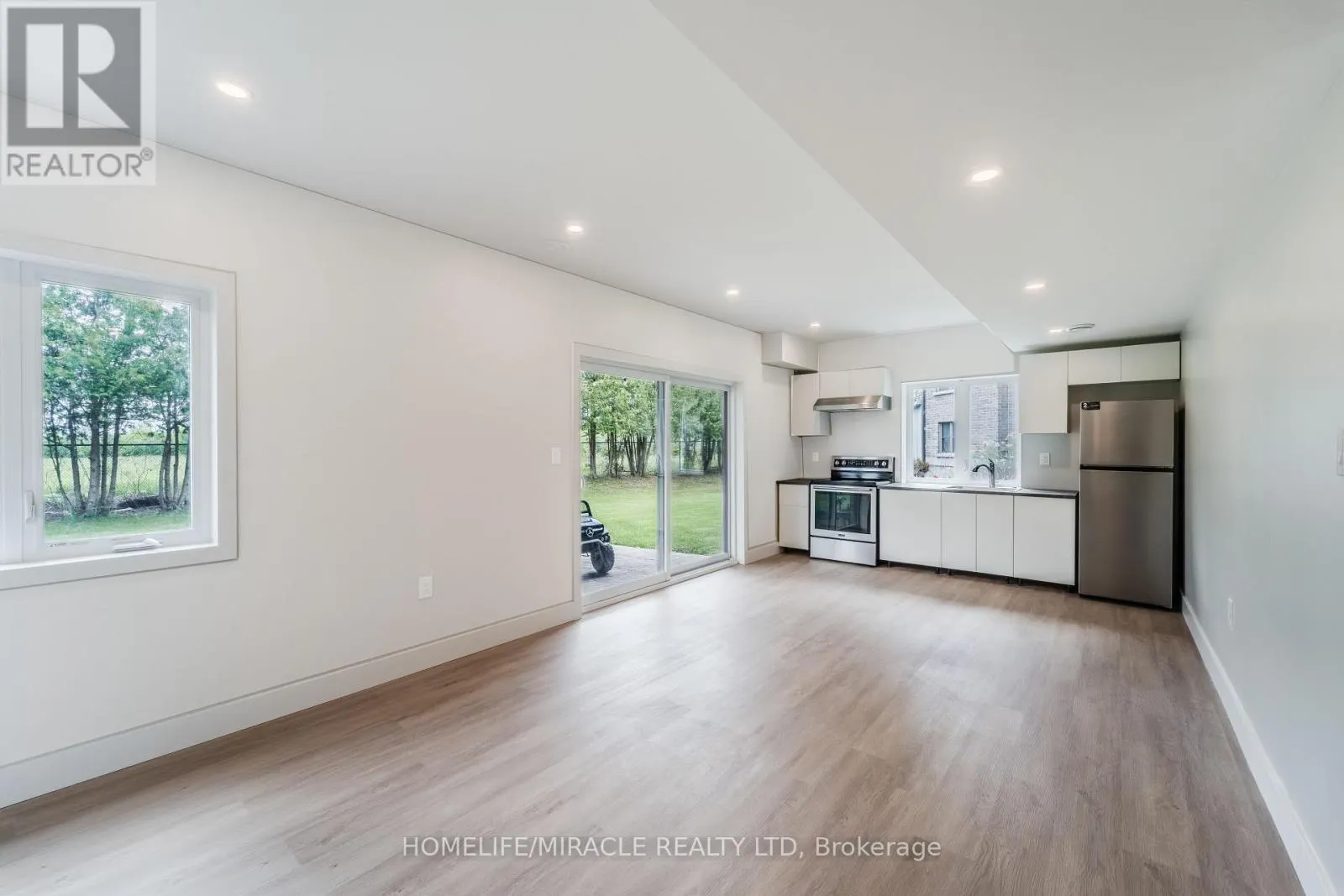 245 TAMARACK BOULEVARD