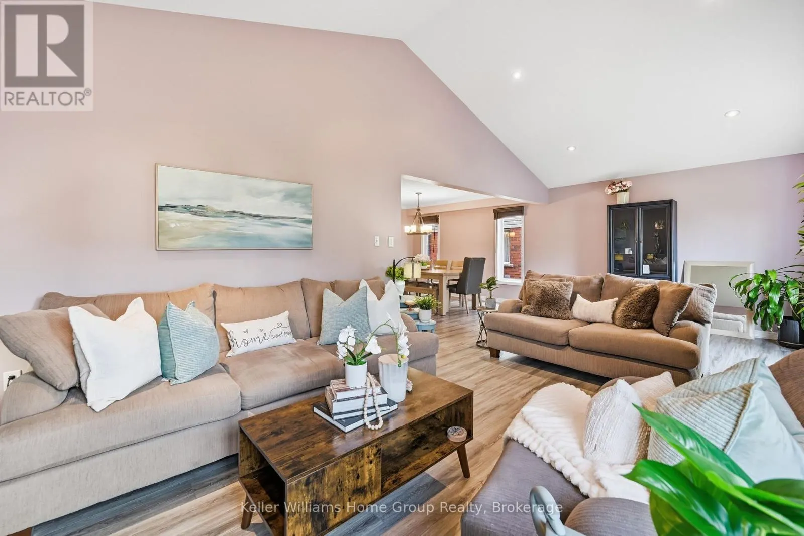 31 VINIFERA DRIVE