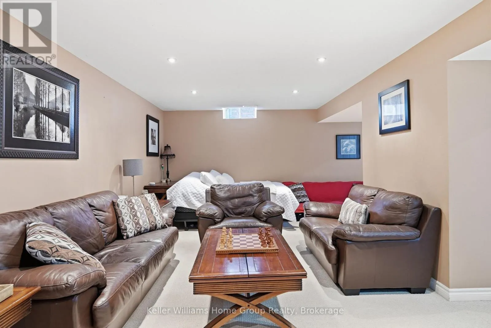 31 VINIFERA DRIVE
