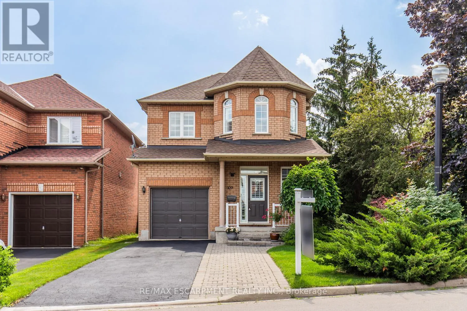 109 PEACHWOOD CRESCENT